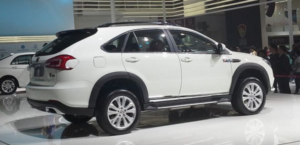 BYD Tang фото сзади